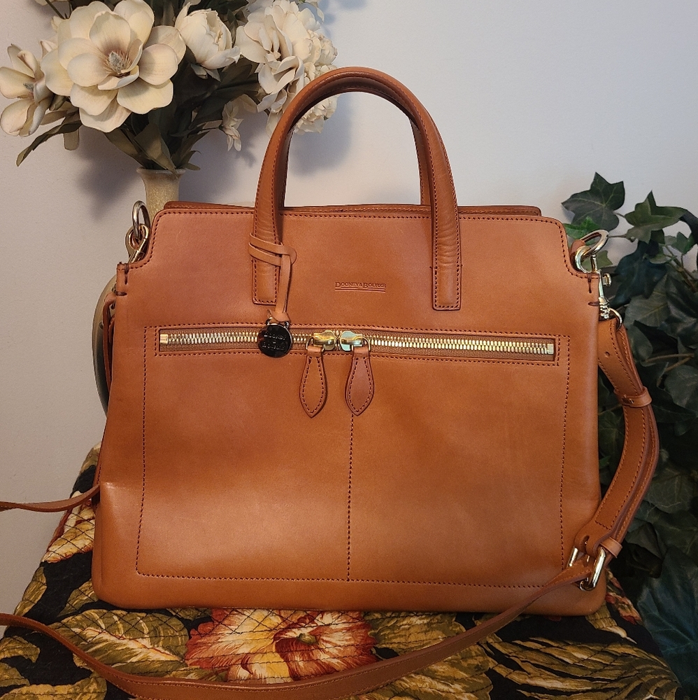 🌹 Dooney Viviana Alto Satchel in Natural 🌹